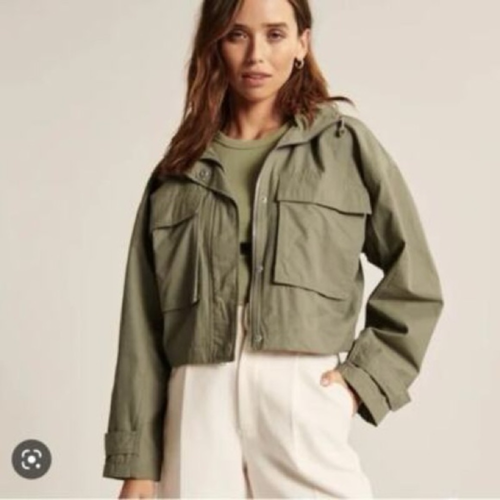 A&F Cropped Hooded Utility Jacket
